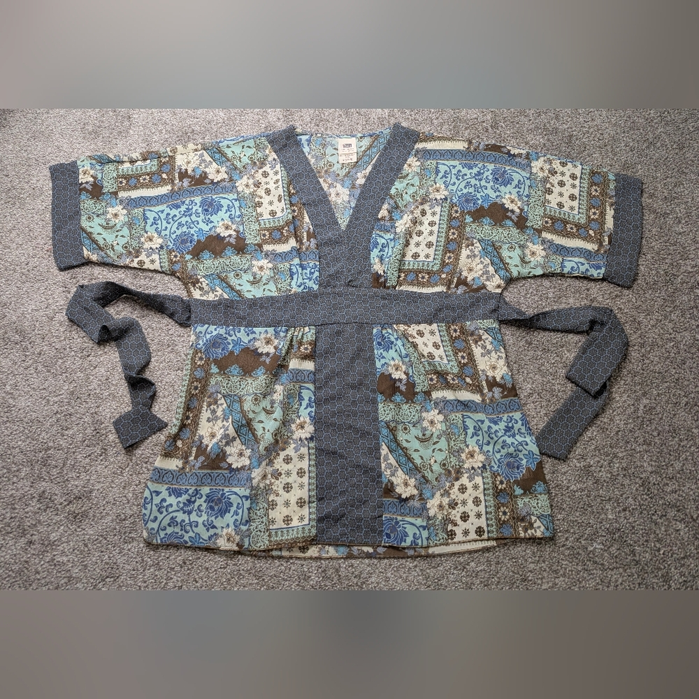 Faded Glory Blue and Brown Floral Kimono